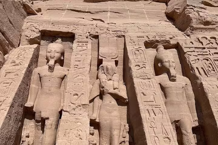Abu Simbel temple rock carvings of Ramses II, must-see on 8-day Egypt Cairo pyramids and Nile cruise package