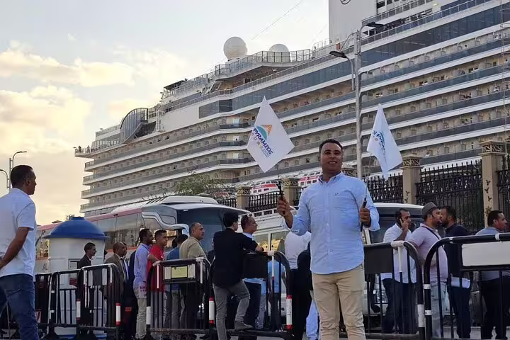 Alexandria Port crowd and tour guide ready for private day tour in Alexandria from cruise ship terminal