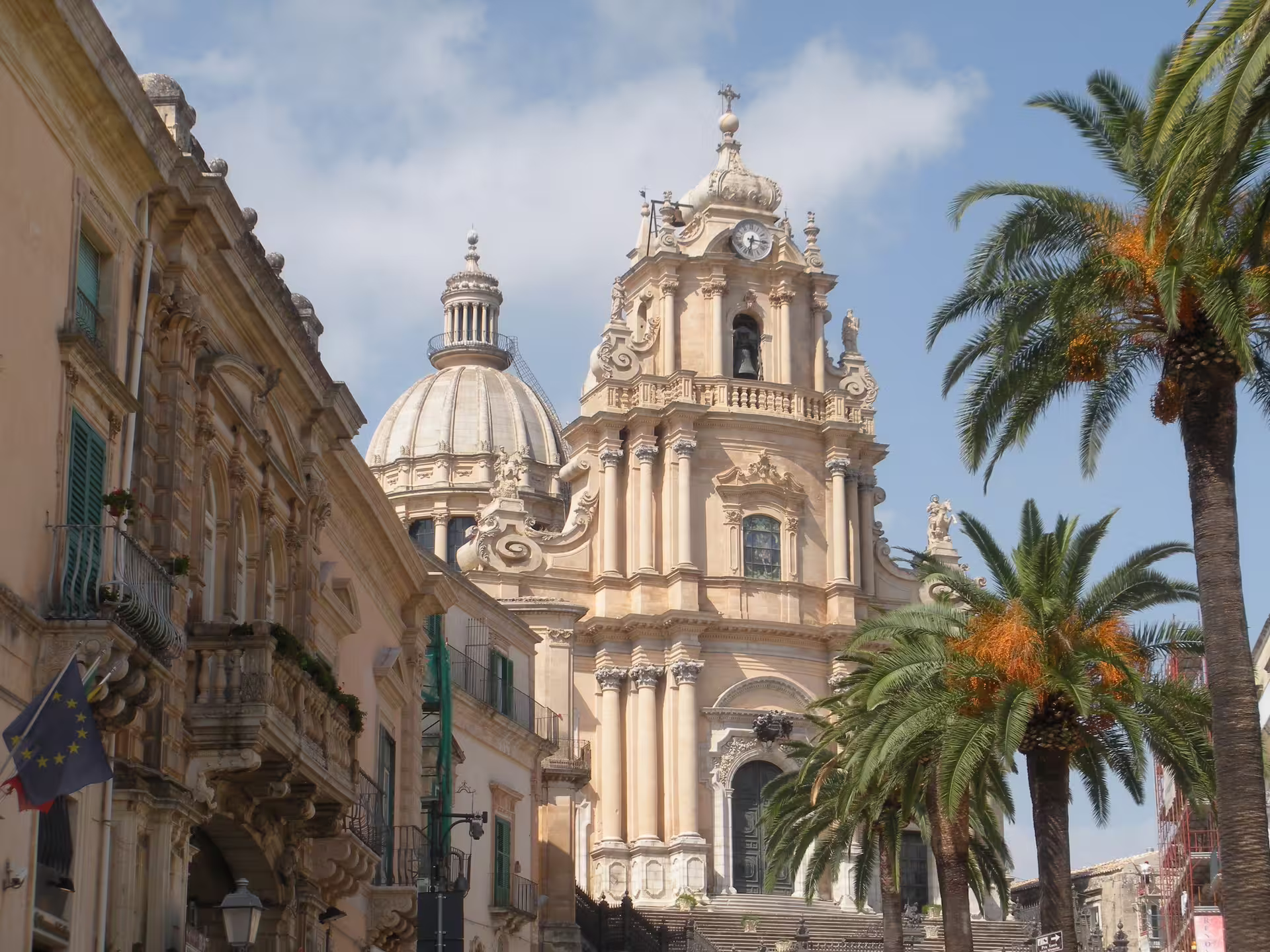 Baroque Cathedral of San Giorgio in Ragusa on the Noto, Ragusa and Modica sightseeing tour from Siracusa