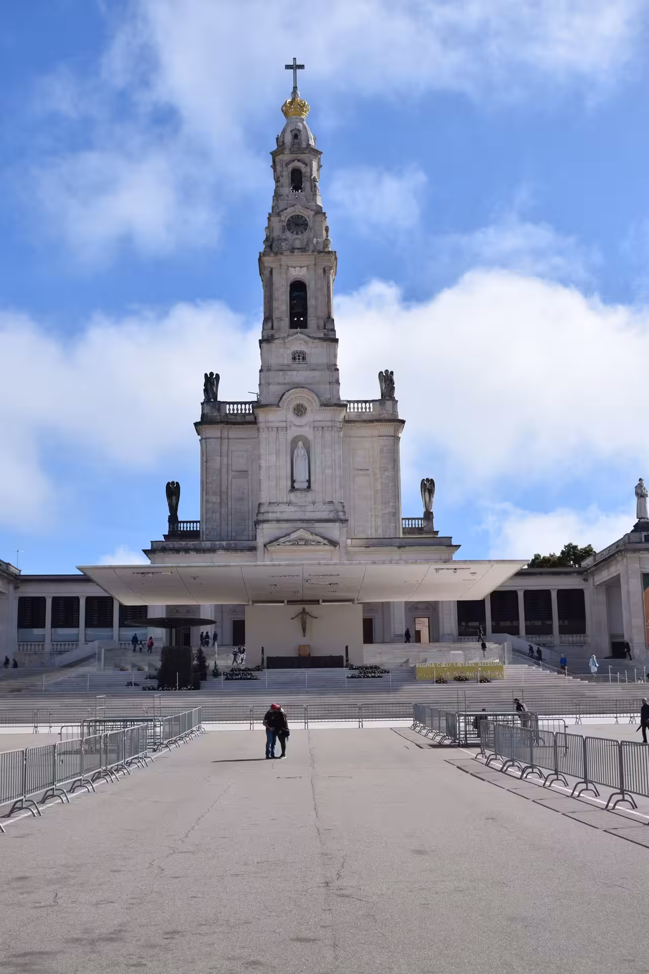 Basilica of Our Lady of the Rosary in Fátima seen from the esplanade on a private Fátima and Coimbra tour with lunch