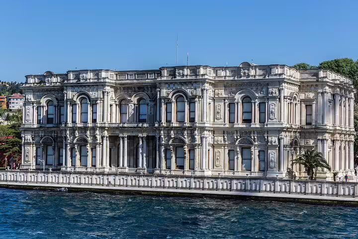 Beylerbeyi Palace waterfront view on the Bosphorus, stop on Istanbul Asian side local walking tour