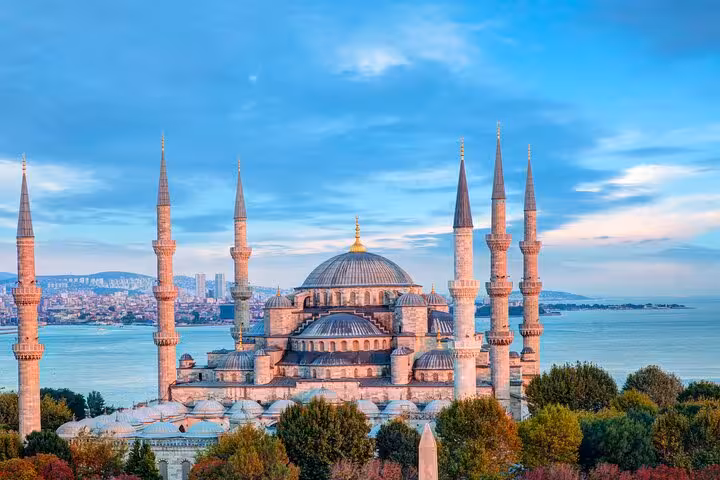 Blue Mosque in Sultanahmet at sunset, highlight of Istanbul Old City full-day tour with lunch and guide