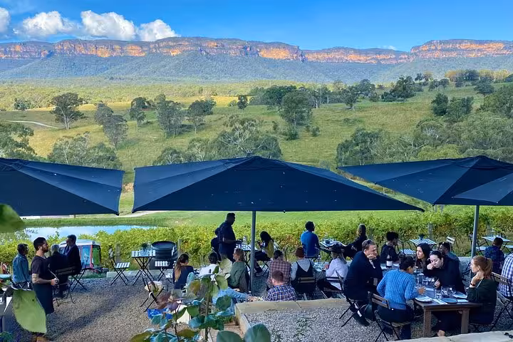 Scenic dining area overlooking the Blue Mountains, perfect for a private hiking tour break.