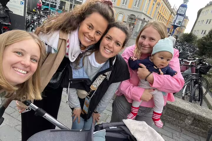 Group photo in central Bonn on a self-guided scavenger hunt and sights tour near city landmarks