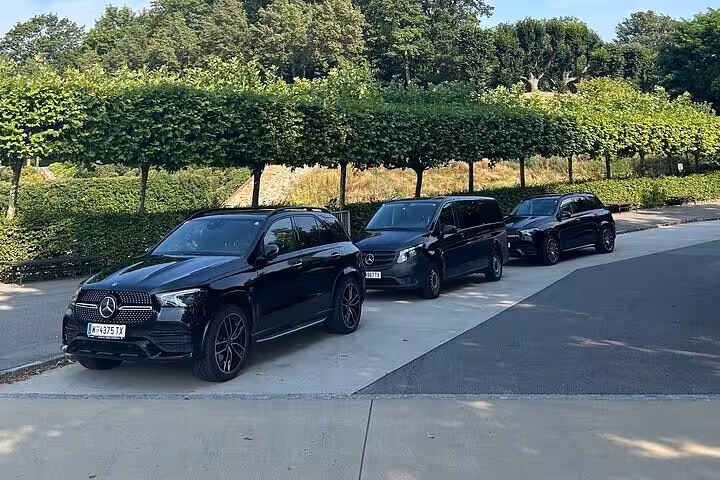 Private day tour from Vienna with luxury Mercedes vehicles for Budapest and Bratislava sightseeing transfer