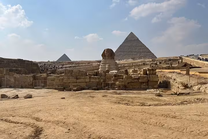 Panoramic view of the Sphinx and Giza pyramids, Cairo private day tour to Saqqara with Egyptian lunch