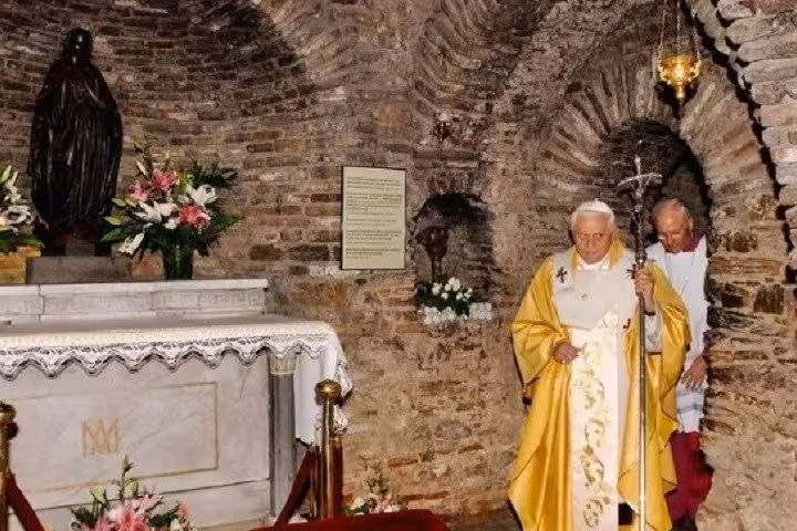 Historic underground chapel with stone altar in Cappadocia, featured on the 8-day Turkey highlights tour