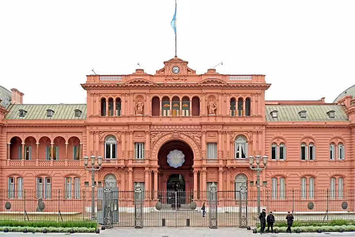 Casa Rosada in Plaza de Mayo, iconic stop on a private half-day Buenos Aires sightseeing tour with guide