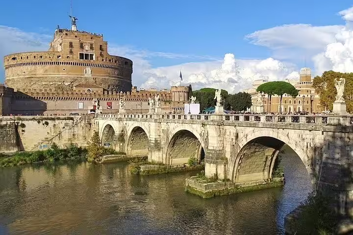Castel Sant’Angelo and Ponte Sant’Angelo over the Tiber, highlight stop on private Rome day tour from Civitavecchia