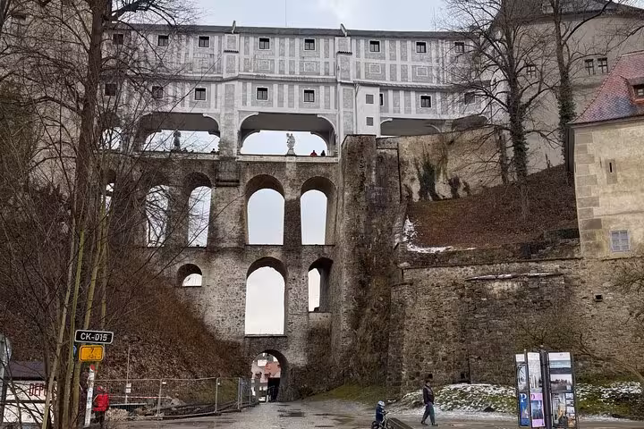 Cesky Krumlov Castle Plášťový most bridge arches, must-see on a private day trip from Vienna