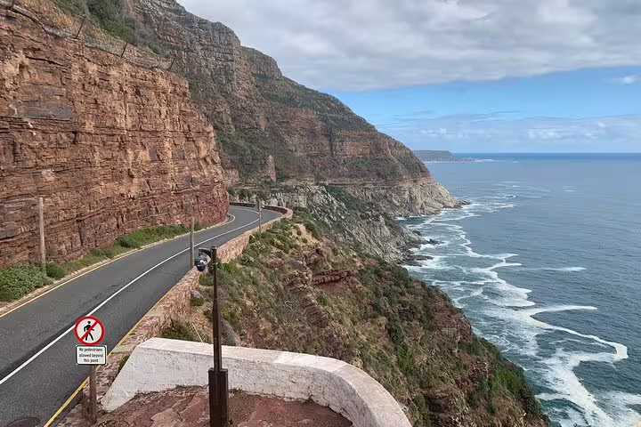 Scenic coastal view of Chapman's Peak Drive on the Cape Peninsula tour from Cape Town.