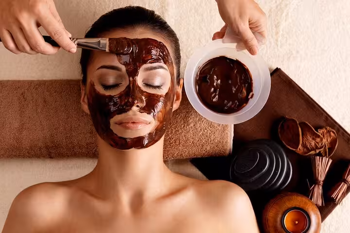 Chocolate facial mask treatment in Sharm El Sheikh hammam spa, included in 120-minute relaxation massage experience
