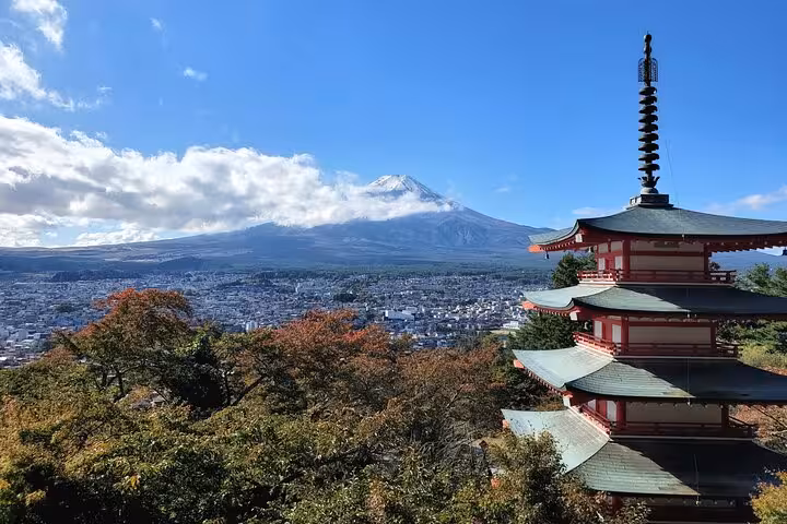Chureito Pagoda with Mt. Fuji in the background, ideal spot for a guided tour of Hakone and Fuji sights.