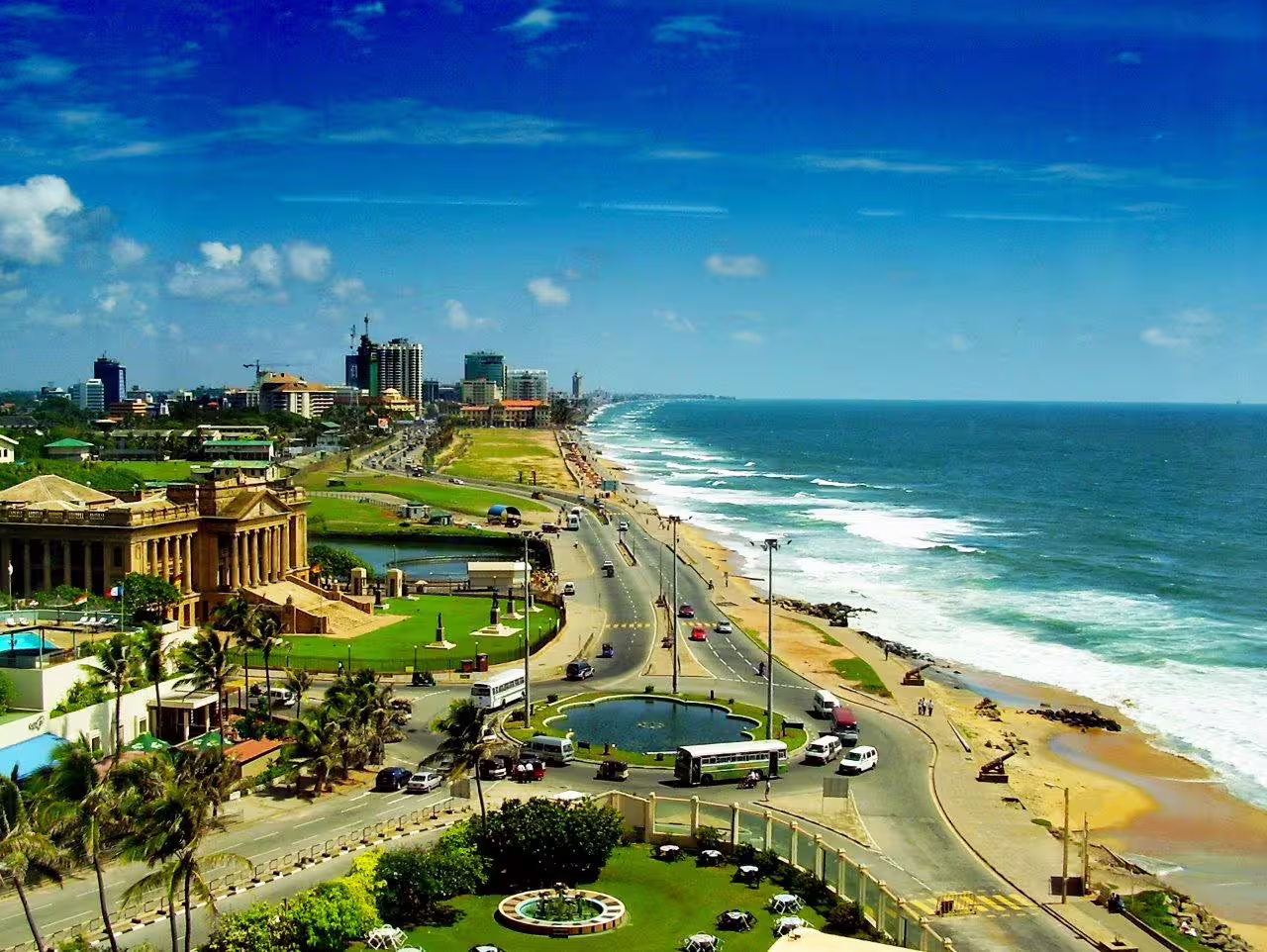 Scenic view of Colombo's Galle Face Green and coastline, ideal for Sri Lanka private tour highlights.