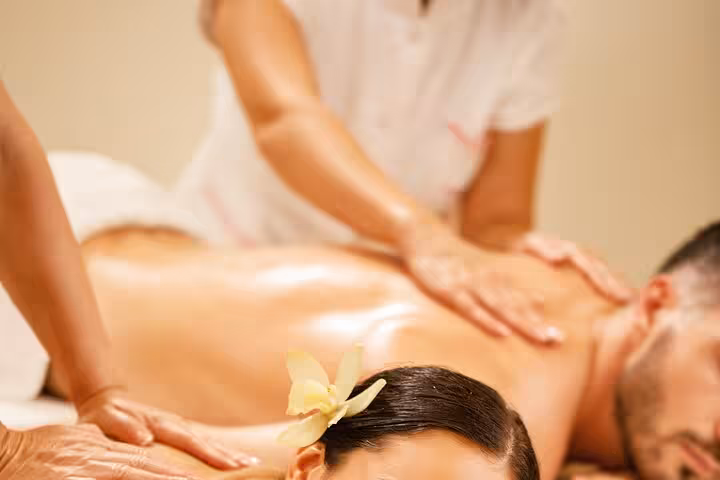 Couples full-body oil massage in Luxor Hammam spa, 2-hour relaxation package with professional therapists