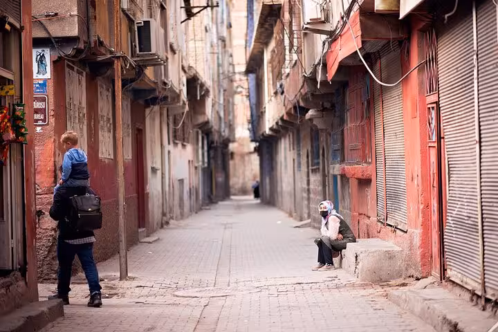 Old town Diyarbakir street scene with traditional buildings, part of an all-inclusive private guided tour