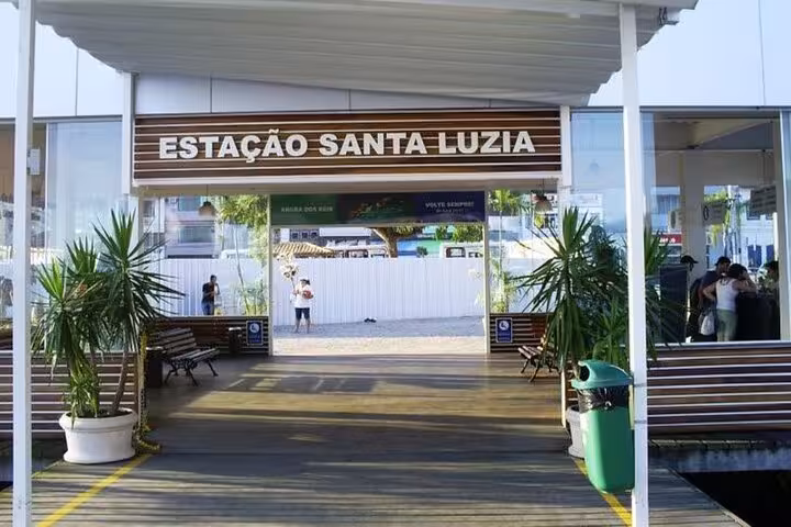 Entrance to Estação Santa Luzia, a key departure point for the shared shuttle from Ilha Grande to Rio de Janeiro.