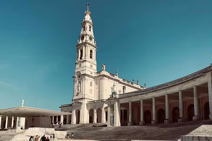 Stunning view of the Basilica of Our Lady of the Rosary in Fátima, a key highlight on a small group day trip from Lisbon.