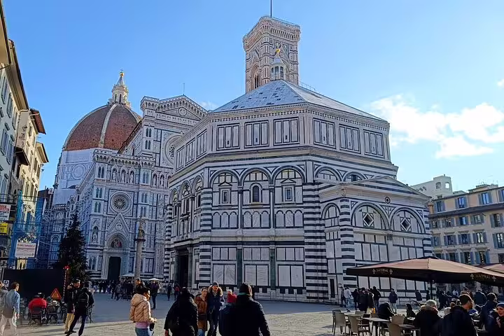 Guided day trip from La Spezia to Florence with view of Florence Cathedral, Baptistery and Giotto’s Bell Tower in Piazza del Duomo