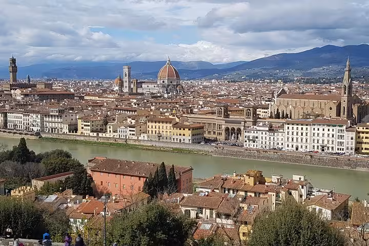 Panoramic Florence skyline with Arno River and Duomo, seen on full-day Rome to Florence and Pisa day trip