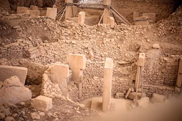 Göbeklitepe excavation with T-shaped limestone pillars, highlight of a private guided 2-day Şanlıurfa tour