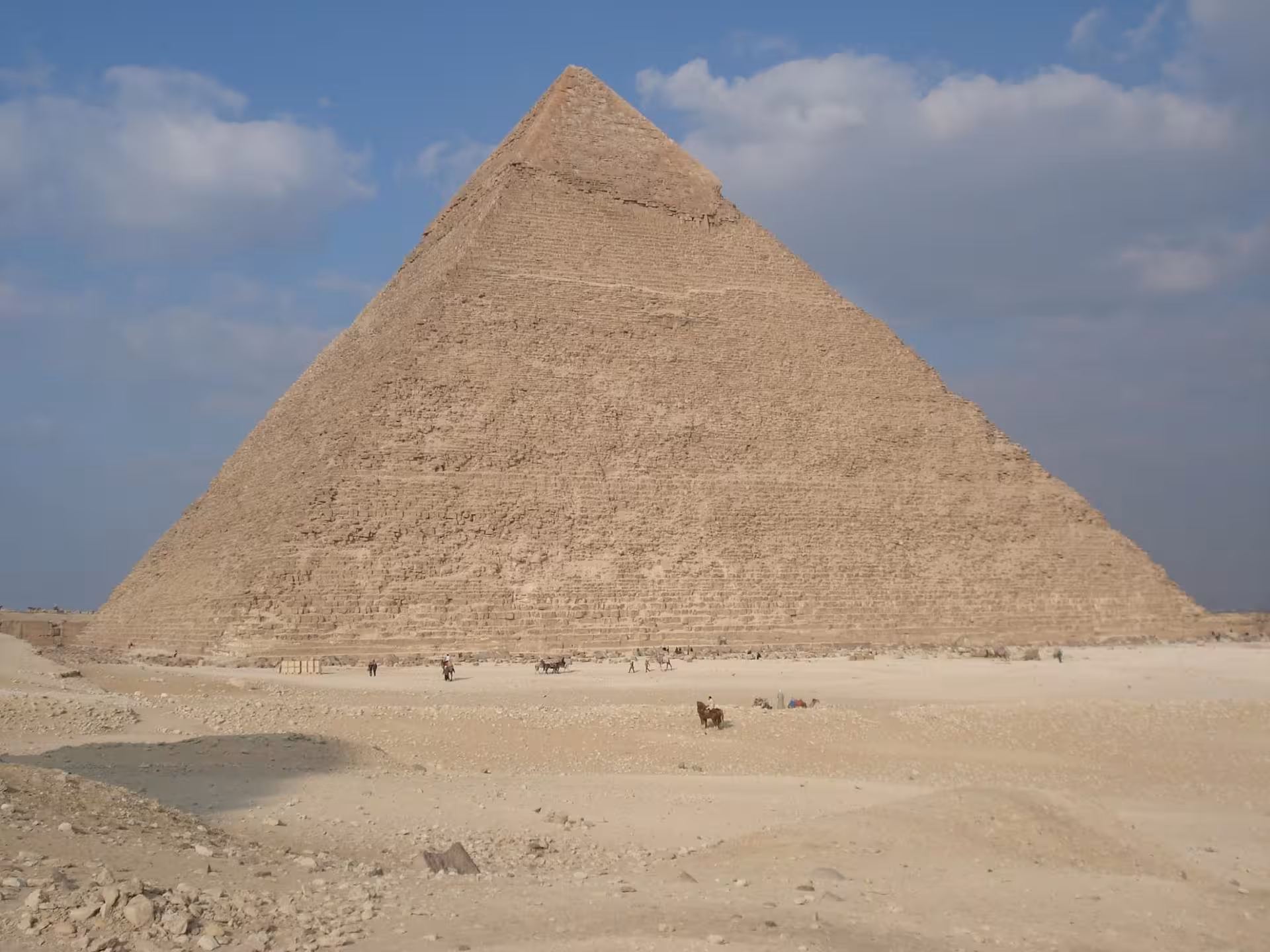 Great Pyramid of Giza in Egypt, iconic landmark often paired with Nile Pearl 5-star Nile cruise and Cairo tour