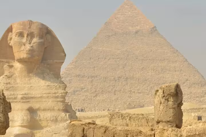 Great Sphinx and Giza Pyramid on Cairo day trip from Hurghada, semi-private tour with Egyptologist guide
