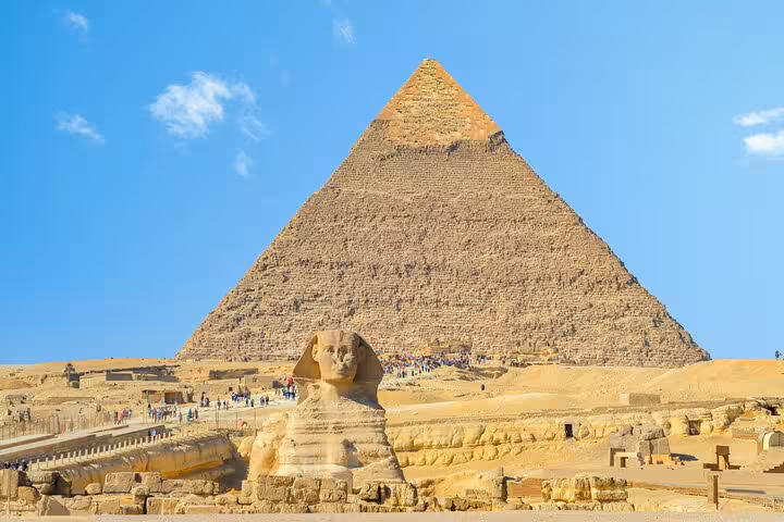 Great Sphinx and Pyramid of Khafre at Giza, highlight stop on Discover Cairo & Pyramids full-day bus tour