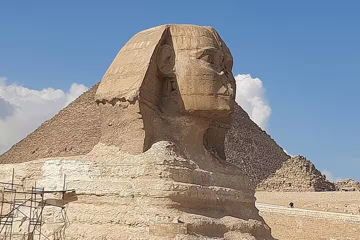 Great Sphinx with Pyramid of Khafre behind it in Giza, highlight of private 3-day Cairo and Alexandria tour