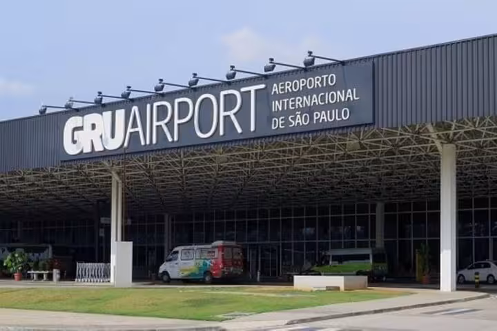 Entrance of Guarulhos International Airport, starting point for private transfer services to hotels in São Paulo.