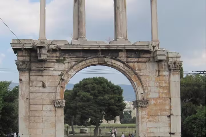 Hadrian’s Arch in Athens, ideal pickup point for a private transfer from Athens to Delphi tour