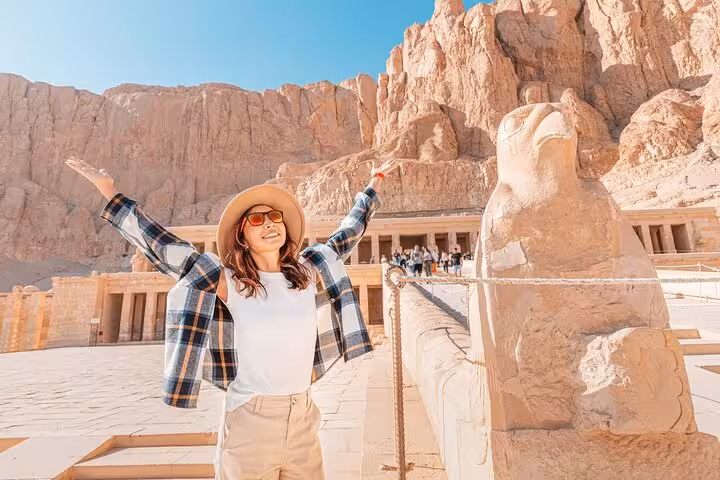 Traveler at Hatshepsut Temple, Luxor on 2-day Hurghada tour with hotel stay, balloon ride and Nile cruise