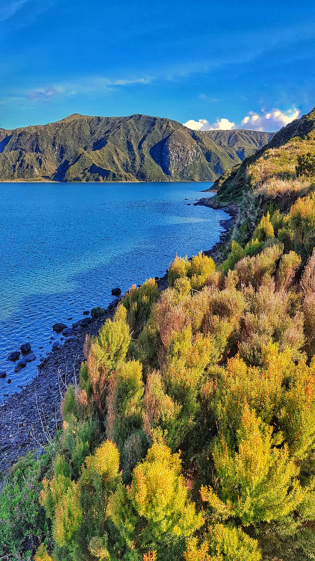 Clifftop view of Lagoa do Fogo crater lake in São Miguel, Azores, on the HIKE Lagoa do Fogo tour