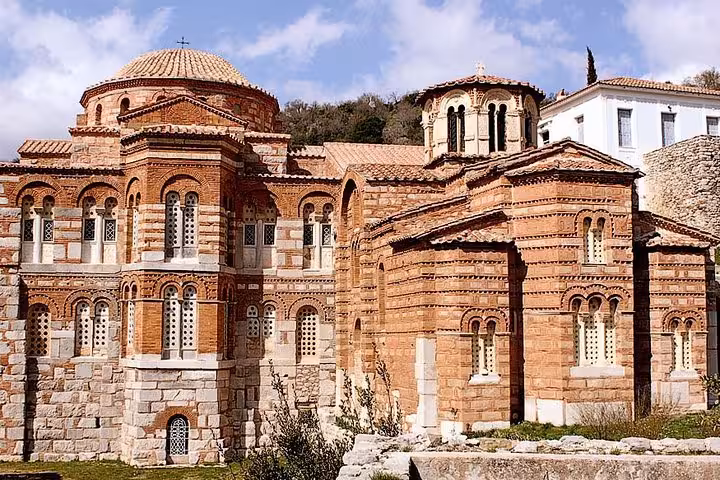 Hosios Loukas Byzantine monastery near Delphi, historic stop on Meteora and Delphi 2-day luxury private trip