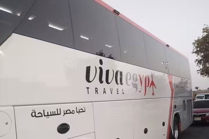 Tour bus pickup in Hurghada for full-day Cairo trip to Giza Pyramids and Egyptian Museum with AC transport