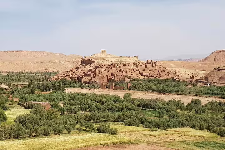 Panoramic view of Kasbah Ait Benhaddou near Ouarzazate on a 1-day private tour from Marrakech