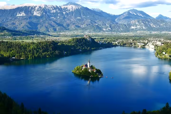 Panoramic Lake Bled with island church and Julian Alps, featured on the 3-day Zagreb and Slovenia BIG Tour