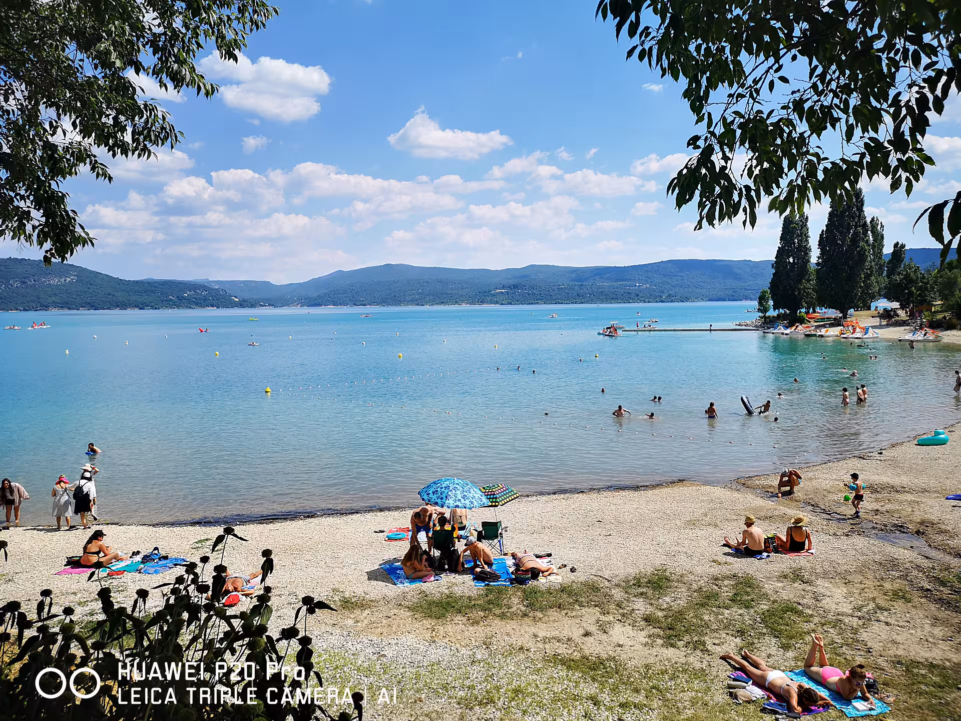 Lake Sainte-Croix beach and turquoise water on a private Marseille shore excursion day trip in Provence