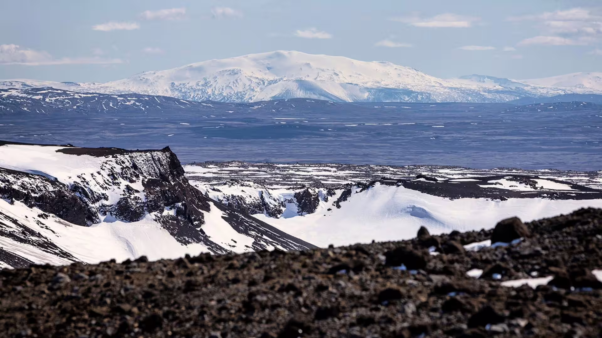 Panoramic views over Langjökull Glacier and Icelandic highlands on Summer Solstice tour from Gullfoss