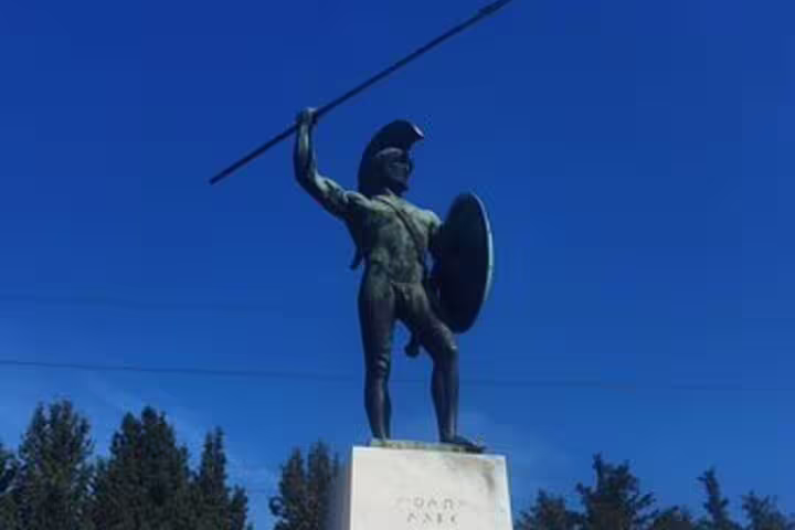 Close-up of Leonidas statue at Thermopylae, popular stop on Meteora private day tour from Athens