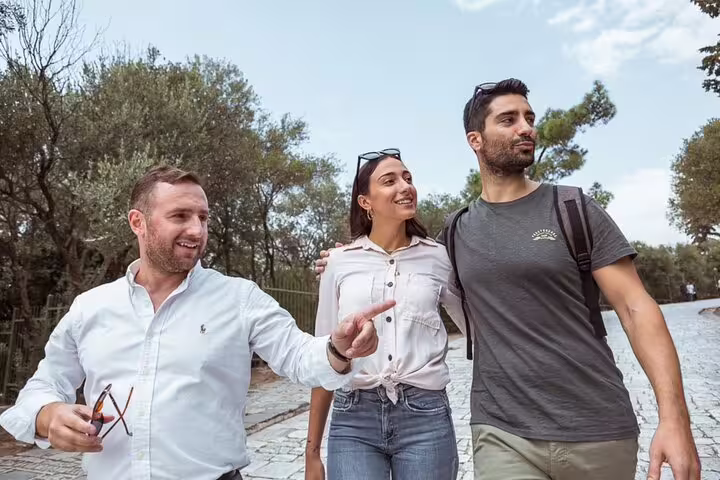 Private guide with couple sightseeing in Lisbon, pickup for full-day tour to Fátima Sanctuary, Nazaré and Óbidos