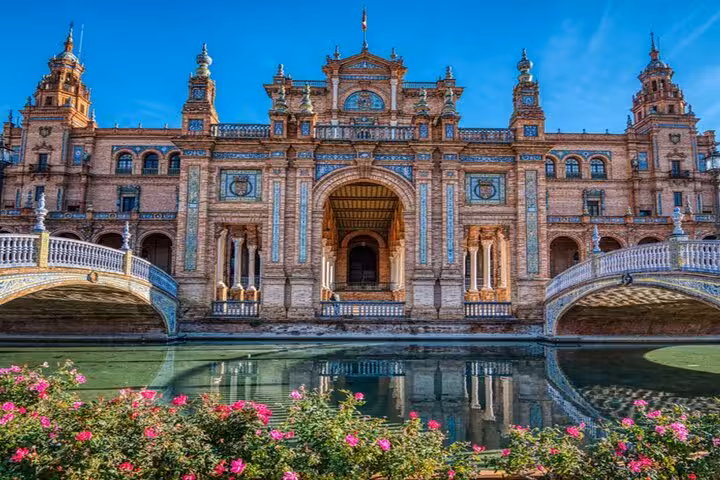Stunning view of Plaza de España in Seville, a highlight of the Lisbon to Seville private transfer tour.