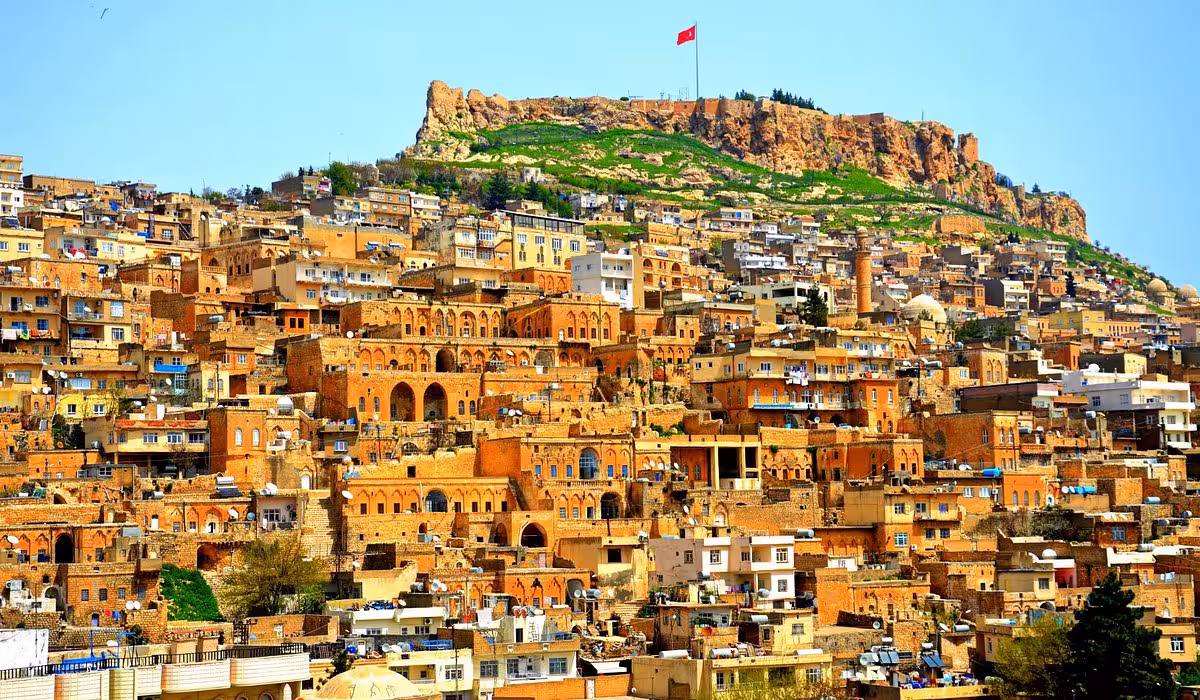 Mardin old town panorama with stone houses and citadel, highlight of 5-day Mesopotamia tour by plane