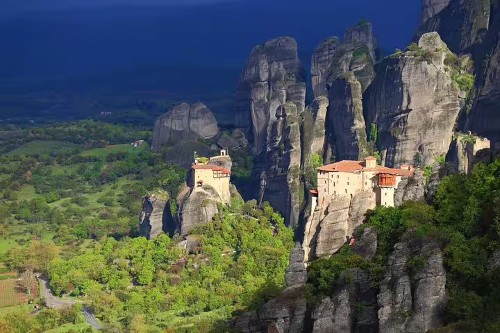 Meteora monasteries perched on towering rock pillars, scenic highlight on Delphi and Meteora 2-day tour