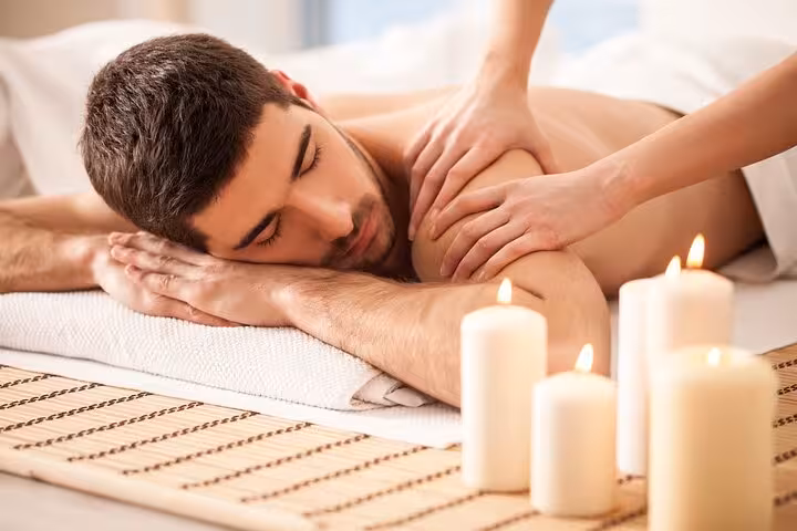 Relaxing full-body massage during Moroccan bath spa in Hurghada with sauna and jacuzzi candles