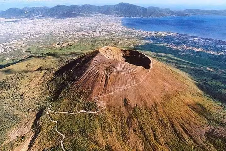Aerial view of Mount Vesuvius, a highlight of the Pompeii and Vesuvius tour with wine tasting from Positano.
