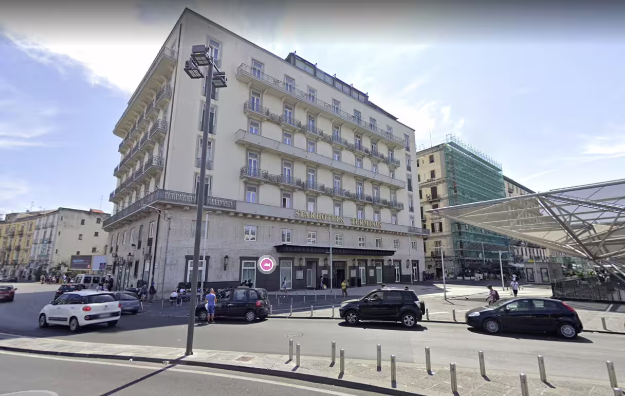 Naples Centrale meeting point near Starhotels Terminus for Pompeii and Naples group tour departure