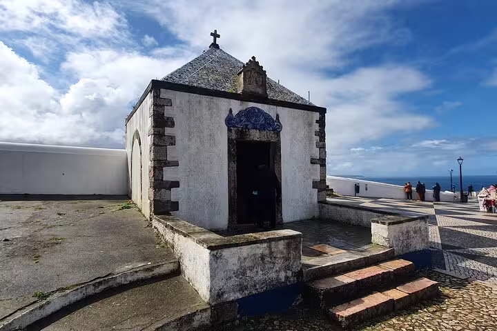 Small historic chapel in Nazaré with ocean views, ideal stop on the Fátima, Batalha, Nazaré & Óbidos Private Tour from Lisboa.