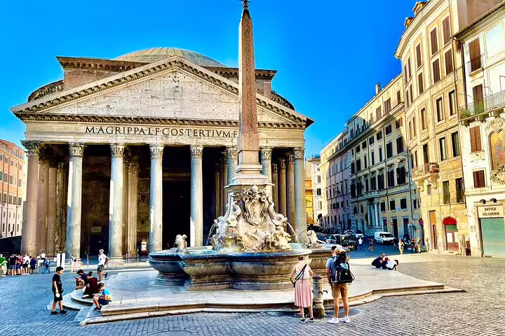 Pantheon and Fontana del Pantheon in Piazza della Rotonda, a highlight of an exclusive chauffeured sightseeing tour in Rome