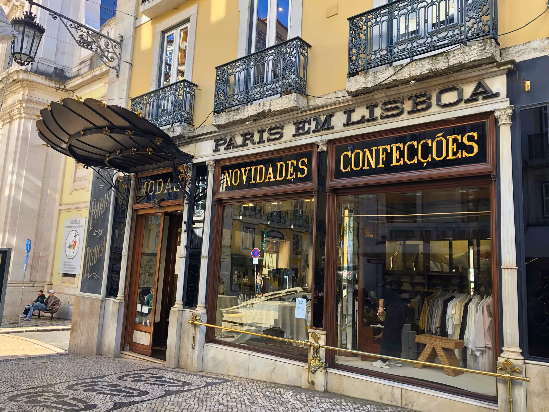 Facade of Paris em Lisboa historic clothing store in Lisbon, a highlight of the Old Shops, Traditions & Stories tour